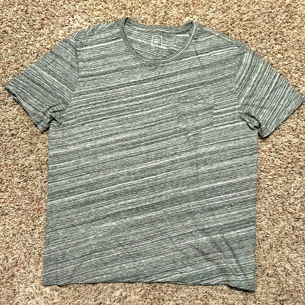 Gap Men’s Gray Striped V-Neck Tee, Size Large